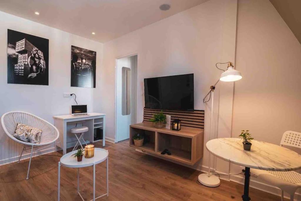 La Suite 7 Gite Urbain Charleville-Mezieres Exterior photo